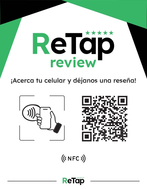 Acrílico Retap Review, con su código QR y el aviso «Acerca tu celular y déjanos una reseña».