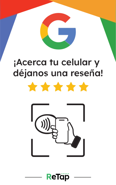 Retap Review en formato lanyard, con el logotipo de Google Reviews, un código QR y el aviso «Acerca tu celular y déjanos una reseña».